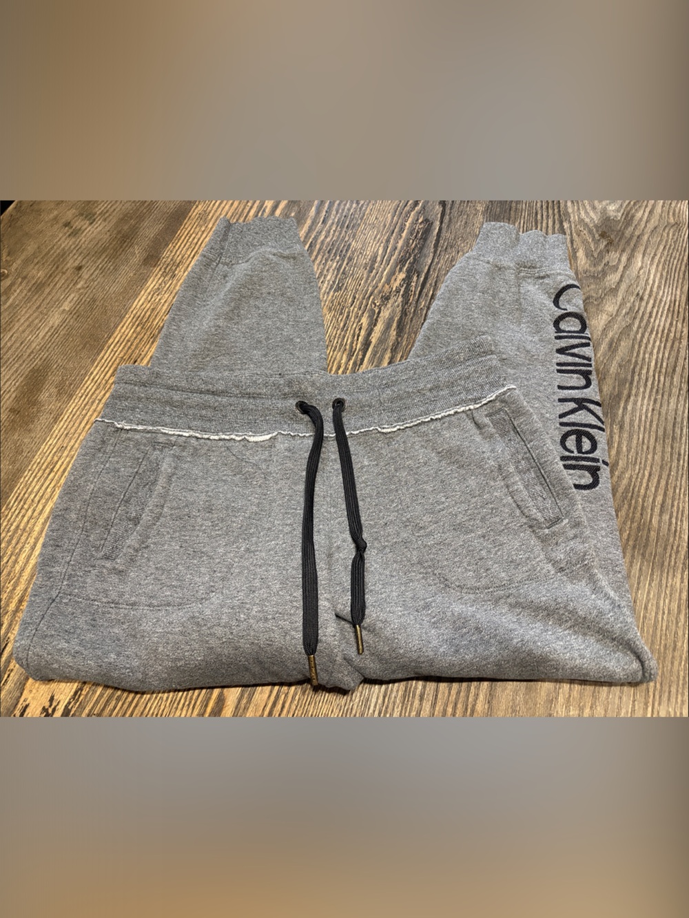 Calvin Klein Gray Cropped sweatpants with Drawstring